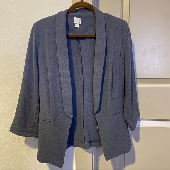 LC Lauren Conrad Jackets & Blazers - 💥BLACK FRIDAY SALE💥 Lauren Conrad Gray Blazer